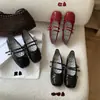 Sapatos Femininos Modernos de Solado Macio 2025 Outono Sapatos Mary Jane Sapatos de Verão para Vestir Sapatilhas Sapatos de Couro Tendência