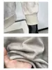 Top Básico de Color Sólido con Letras y Cuello Redondo Otoño e Invierno Nuevo Suelto Casual Camisa de Manga Larga Sudadera Microelástica para Hombre Beige