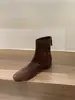 Botas femininas curtas, botas de primavera/outono de sola única, novo estilo 2025, versáteis, simples, com salto grosso, camurça, botins estilo coreano, botas justas