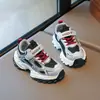 Zapatos para niños 2026 nuevo otoño infantiles casuales elegantes zapatillas para niñas antideslizantes estudiante correr zapatos de papá