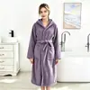 Toalla de Baño Portátil para Adultos Invierno Suave Absorbente Forro Polar Coral Bata de Baño Bata de Baño Rayas de Caramelo Para Mujer Venta al por Mayor Invierno Engrosada Cálida