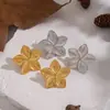 Brincos Yiyi Transfronteiriços de Aço Inoxidável com Textura Retrô de Flor, Banhados a Ouro 18K, Moda Europeia e Americana, Brincos Versáteis que Preservam a Cor para Mulheres