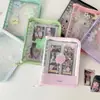 Álbum de Hojas Sueltas de Dibujos Animados a Color A5 Bolsa con Cremallera de PVC para Recibos Postales Álbum de Almacenamiento Álbum de Tarjetas de Abanico de 3 pulgadas