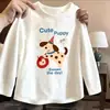 Camiseta nova e moderna de algodão puro com mangas compridas para meninas, adequada para primavera e outono, uma blusa estilosa para bebês e meninas pequenas, perfeita como camada externa ou camada base