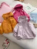 Chaqueta Exterior de Otoño para Niñas, Estilo Nuevo, Abrigo Infantil a Prueba de Tres Elementos con Capucha, Cortavientos e Impermeable, para Niños Mayores