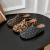 Zapatos de punta dividida, mules abiertos en la espalda, para mujer, para usar en exteriores, novedades de otoño 2026, sin cordones, pantuflas peludas, zapatos retro de fieltro de lana Birkenstock