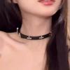 Zhang Yuanying Gargantilha com Cruz Preta Feminina Y2K Colar de Couro Empilhado