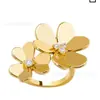 Los 26 Anillos de Trébol de Cuatro Hojas y Mariposa de la Suerte Más Nuevos del Mercado, Anillo Abrible de Perla Blanca y Lapislázuli de 18k