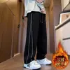 Calça Masculina Primavera e Outono Nova Estilo Hong Kong Marca Tendência Reta Casual para Jovens Moda Listrada Solta de Perna Larga