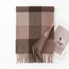 Bufanda Clásica Británica Imitación Cachemir Otoño e Invierno Bufanda Cálida de Cuadros con Borlas Bufanda de Atmósfera de Gama Alta para Parejas
