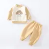 Conjunto de dos piezas de sudadera holgada y pantalón de chándal para bebé para salir, ropa para bebé para otoño e invierno, conjunto separado de top y pantalón Clase A