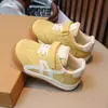 Zapatos infantiles de suela blanda, zapatos de piel para niño, zapatos casuales para niña para primavera y otoño, nuevo estilo 2026 Zapatos Forrest Gump, zapatos de piel para niña