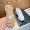 Zapatillas Casuales Versátiles de Piel Genuina Nuevas Clásico Logo Triangular Negocio Modernas Antideslizantes Transpirables Zapatos de Hombre Suela Gruesa