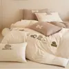 Juego de Cuatro Piezas Bordado de Dibujos Animados Clase A 100% Algodón Cepillado Funda Nórdica de Algodón Puro Sábana Bajera Ropa de Cama para Niños