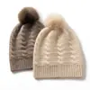 Gorro de Cachemira 2026 Otoño/Invierno Nuevo para Mujer, Color Sólido, Tejido Trenzado con Pompón, Gorro de Punto Cálido y Moderno
