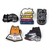 Lindo Broche de Gato Lector, Accesorios Personalizados e Interesantes con Letras Inglesas, Insignias de Animales, Mochilas, Ropa, Accesorios Versátiles