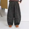Conjunto de Colete para Meninas Primavera e Outono 2026 Novo Estiloso Camada de Base Manga Longa Estilo Streetwear Calça Wide Leg Conjunto de Três Peças