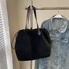 Bolsa de Cordão Listrada Feminina 2024 Outono e Inverno Nova Bolsa Tote de Grande Capacidade Bolsa de Mão Vintage Bolsa de Ombro Transversal Tendência