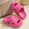 Crocs de Verano para Niños 2025 Venta Caliente EVA Dibujos Animados Ropa de Casa Ropa de Exterior Resistente al Desgaste Resistente a la Suciedad Zapatos Cerrados para Padres e Hijos