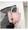 2025 Bolso Elegante Tipo Cubo Verano Nuevo Estilo Coreano Nicho Moderno Casual Bolso de Hombro Textura de Alta Gama Bolso Cruzado