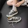 Estilo nuevo, zapatillas de entrenamiento alemanas de otoño desgastadas, con bloques de color, casual para mujer, versátiles, zapatillas casuales 2026, tenis, con estampado de estrellas, zapatillas de aspecto "sucio"
