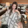 26 Novos Pijamas de Seda Gelada Femininos para Primavera e Outono, Moda Francesa, Conjunto de Camisa de Manga Longa de Alta Qualidade Que Pode Ser Usado Fora de Casa como Pijama