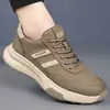 Zapatos de Hombre de Comercio Exterior Verano Nuevo Suela Blanda Suela Gruesa Superficie de Cuero Zapatos Deportivos Casuales Versátiles de Moda para Hombre Transfronterizo