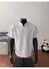 Camiseta V-neck Desconstruída com Rebites Manga Curta Masculina 2026 Nova Marca Tendência Top Solto Roupas Masculinas Roupas de Verão Masculina Manga Meia
