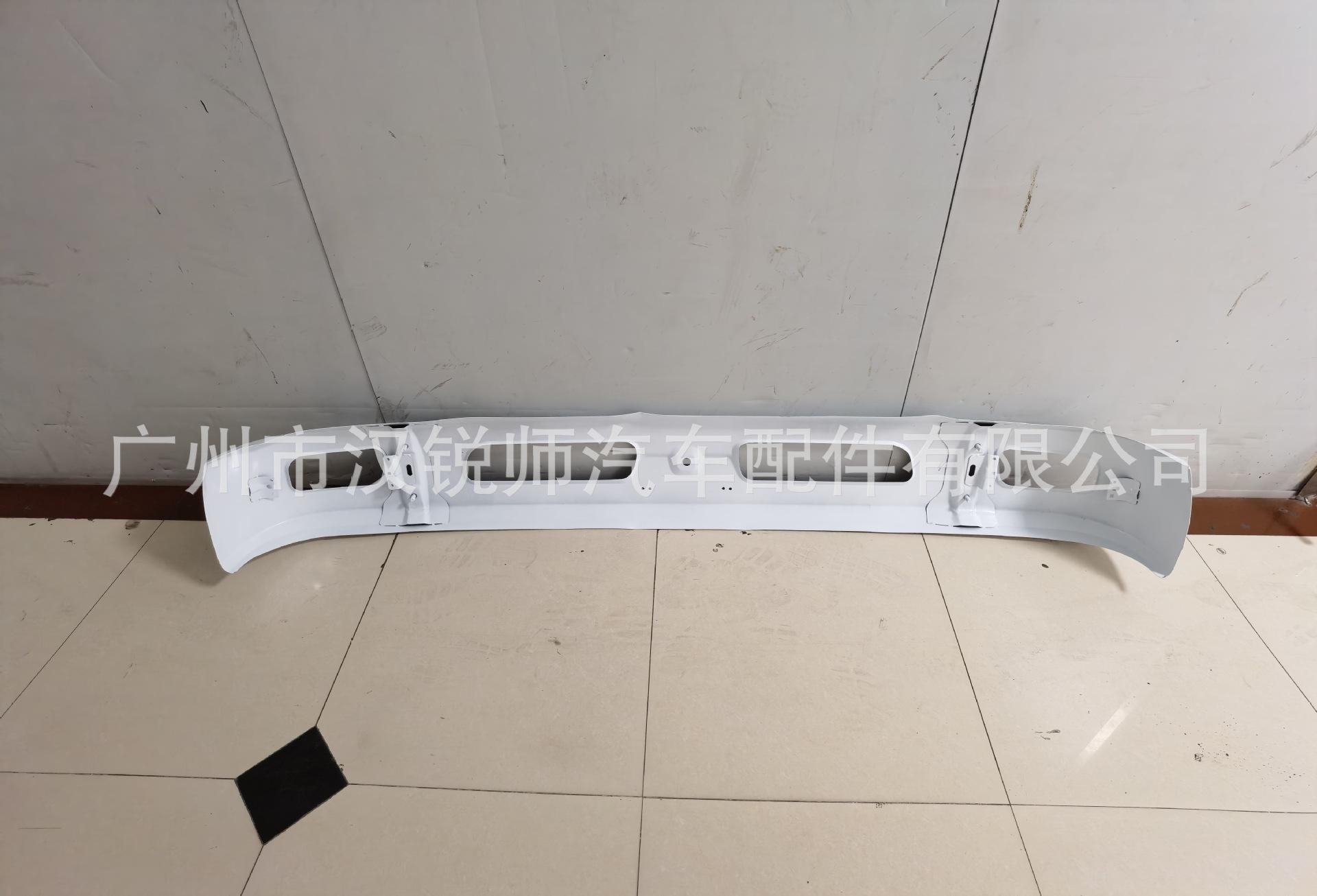 canter 前保险杠带雾灯孔_3.jpg