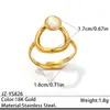 Anillo de Perlas de Imitación de Lujo Ligero Estilo Europeo y Americano para Mujer, Acero de Titanio Dorado de 18 Quilates Joyería que No se Desvanece, Anillo Irregular de Diseño de Nicho