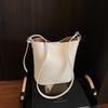 Bolsos de Alta Gama Transfronterizos para Mujer 2025 Nuevo Popular Moda Textura Versátil Bolso de Hombro Casual Crossbody Bolso Balde
