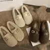 Primer Encuentro Temporada Zapatos Peludos Ropa de Abrigo para Mujer 2026 Otoño Invierno Nuevos Botas de Nieve Acolchadas de Terciopelo Cálidas Zapatos de Algodón Moda Casual