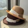 2026 Novo Chapéu de Pescador Elegante Estilo Hepburn Vintage com Tira para Mulheres, Aba Enrolada, À Prova de Frio, Quente, Emagrecimento Facial, Elegante