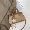 Bolsa Cuadrada Pequeña de Nueva Personalidad para Verano Bolso de Mano Elegante y de Moda Alto Valor Sensación Relajada Bolso de Hombro Único Cruzado de Hombro Moderno