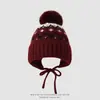 Chapéu Gorro Earmuff Jacquard Fair Isle Retrô Outono/Inverno Gorro com Pom-Pom Estilo Nórdico Chapéu Quente de Tricô