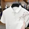 2026 Verano Nuevo Polo Bordado Manga Corta para Hombre Casual Cuello Camisero Estiloso Corte Delgado Versátil Top Camiseta Moderno