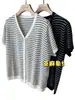 Rayas Jacquard~Camiseta de Punto Rayada Casual Holgada Elegante y Adelgazante con Cuello en V para Mujer 26 Nuevo Estilo de Verano H063009