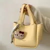 Bolsa de Mão Cesta de Legumes, Bolsa Saco de Luxo com Toque de Alto Padrão, Bolsa Transversal de Nicho, Bolsa de Mão Feminina para o Dia a Dia, Bolsa Tote Pequena
