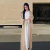 Cardigan Robe de Cetim com Mangas Flare Bordadas para Outono 2025 para um Look Elegante