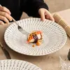 Fabricante de Platos de Cerámica Blanca Suave para Mesa, Vajilla Creativa con Relieve para Hotel, Presentación Artística de Platos, Platos Redondos Grandes