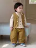 Conjunto de Outono Estilo Old Money para Meninos, Camisa Estilo Coreano, Colete Elegante de Bolinhas Conjunto de Três Peças, Roupa da Moda para Outono