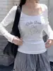 Camiseta Manga Longa Ombro Direito Estilo Coreano para Mulheres no Outono Nova Versátil Doce Sexy Estampa de Gato Efeito Emagrecedor Cintura Top Base