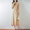 26º Nuevo Vestido de Punto Cruzado Cuello en V de Lana Pura Otoño/Invierno Manga Larga Color Sólido Cálido Ceñido a la Cintura de Longitud Media para Mujer
