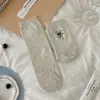 Calcetines holgados de sal marina azul grisáceo para primavera y otoño para mujer, calcetines dulces de estilo coreano a rayas florales de media pantorrilla, estilo fino y transpirable con bordes rizados