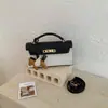 Bolso de Mano Cuadrado Pequeño de Moda Transfronterizo, Nuevo Estilo de Alto Valor, Bolso Kelly de Lujo Ligero para Mujer, Bolso de Hombro y Cruzado de Gama Alta