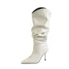 Zapatos de Mujer Moda Nueva York Estilo Nuevo Europeo y Americano Botas Largas Plisadas Punta Fina Tacón de Aguja Pantorrilla Ancha Botas Altas Botas de Moda