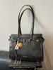 Bolsa de Ombro Vintage de Alta Qualidade para Mulheres Nova Coleção Outono/Inverno 2025 Simples Tote de Grande Capacidade