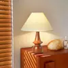 Lámpara de Mesa Táctil Plegada de Carga Lámpara de Mesita de Noche para Dormitorio Adorno Decorativo Simple Retro Vintage de Tela Luz Nocturna