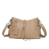 Moda Outono 2024 Nova Mais Fácil de Combinar Bolsa Transversal de Ombro Couro Genuíno Feminina Cor Sólida Primeira Camada Couro Bovino Grande Capacidade Bolsa de Axila