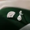 Novos Brincos de Leque Dobrável Assimétrico Estilo Chinês Pipa para Meninas Brincos de Zircônia Estilo Chinês Retro de Alto Padrão Novo Estilo Outono e Inverno